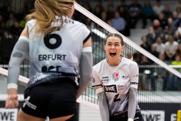 1 Volleyball Bundesliga Women Schwarz Weiss Erfurt vs VfB Suhl LOTTO Thüringen Erfurt 16 11 2024 Elizabeth Sandbothe 2 Schwarz Weiss Erfurt and Kira Thomsen 6 Schwarz Weiss Erfurt 1 Volleyball Bundesliga Women Schwarz Weiss Erfurt vs VfB Suhl LOTTO Thüringen Riethsporthalle Erfurt 16 11 2024 Copyright: xBEAUTIFULxSPORTS Duehringx