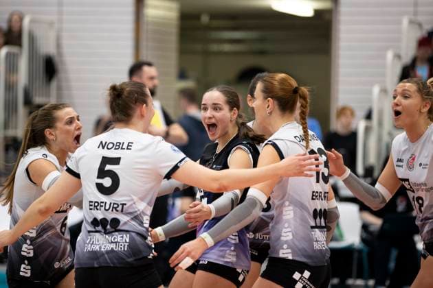 1 Volleyball Bundesliga Women Schwarz Weiss Erfurt vs VfB Suhl LOTTO Thüringen Erfurt 16 11 2024 Mia Anna Stauß 11 Schwarz Weiss Erfurt Center 1 Volleyball Bundesliga Women Schwarz Weiss Erfurt vs VfB Suhl LOTTO Thüringen Riethsporthalle Erfurt 16 11 2024 Copyright: xBEAUTIFULxSPORTS Duehringx