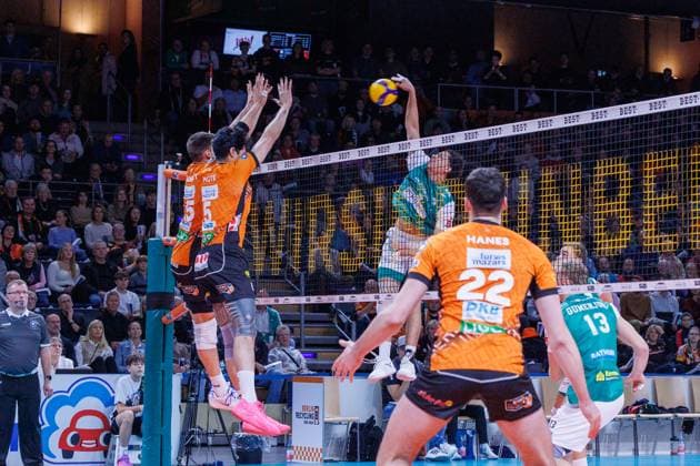 Alginon Maurice Lewis Fregeau TSV Haching Munich, 09 with the ball, BRVolleys vs TSV Haching Munich , 1 Bundesliga, Main Round, 2024 11 16 Berlin Berlin Land Copyright: xFootxBowl ThomasxSobotzkix