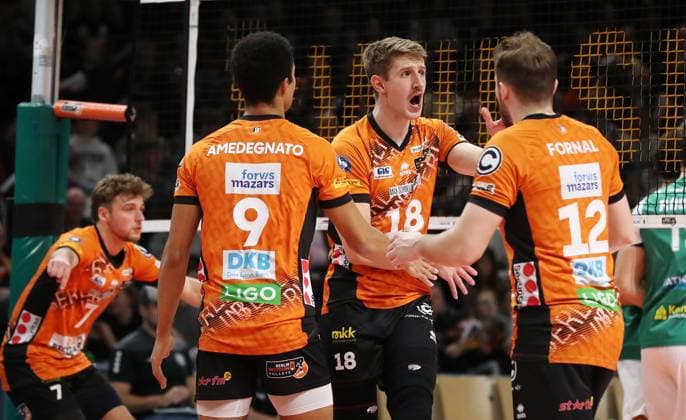 Djifa Amedegnato, Florian Krage, Jan Fornal cheer after winning points Joy Emotion Cheers Sport Volleyball Bundesliga Men 8 Matchday Season 2024 2025 16 11 2024 BR Volleys Berlin BRV vs TSV Haching Munich
