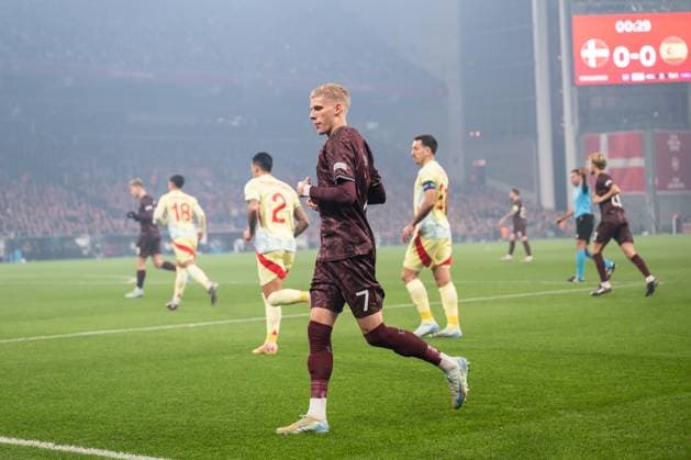 Denmark v Spain, UEFA Nations League, Copenhagen, Denmark Copenhagen, Denmark. 15th, November 2024. Albert Gronbaek Erlykke (7) of Denmark seen during the UEFA Nations League match between Denmark and Spain at Parken in Copenhagen. Denmark, Copenhagen  Copyright: xGonzalesxPhoto FrederikkexJensenx