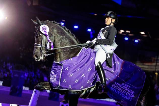 Sport Themen der Woche KW46 Sport Bilder des Tages STUTTGART - German Masters 2024, STUTTGART - German Masters 2024 WERTH Isabell (GER), Wendy de Fontaine Siegerehrung Prize giving ceremony FEI Dressage World Cupâ ¢ 2024 2025 Dressurprüfung - CDI-W Grand Prix Kür Freestyle Stuttgart, Hanns-Martin-Schleyer-Halle 16. November 2024 - *** STUTTGART German Masters 2024, STUTTGART German Masters 2024 WERTH Isabell GER , Wendy de Fontaine Prize giving ceremony FEI Dressage World Cupâ ¢ 2024 2025 Dressage test CDI W Grand Prix Freestyle Freestyle Stuttgart, Hanns Martin Schleyer Halle 16 November 2024