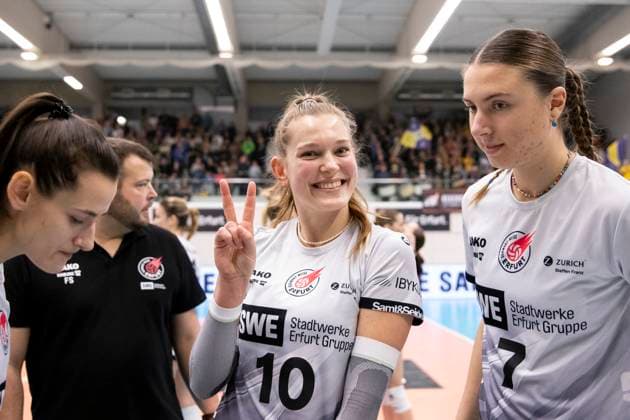 1 Volleyball Bundesliga Women Schwarz Weiss Erfurt vs VfB Suhl LOTTO Thüringen Erfurt 16 11 2024 Pia Mohr 10 Schwarz Weiss Erfurt 1 Volleyball Bundesliga Women Schwarz Weiss Erfurt vs VfB Suhl LOTTO Thüringen Riethsporthalle Erfurt 16 11 2024 Copyright: xBEAUTIFULxSPORTS Duehringx