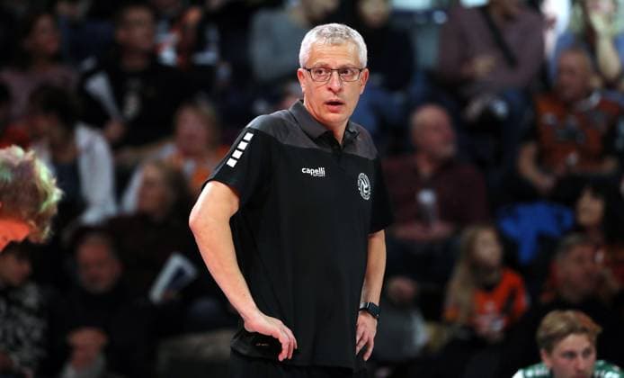 Coach Mircea Dudas Action Upper body Sport Volleyball Bundesliga Men 9 Matchday Season 2024 2025 16 11 2024 BR Volleys Berlin BRV vs TSV Haching Munich