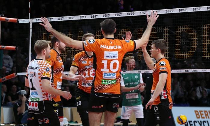 Adam Kowalski, Jan Fornal, Florian Krage, Daniel Malescha, Johannes Tille cheers joy emotion jubilation Sport Volleyball Bundesliga Men 9 Matchday Season 2024 2025 16 11 2024 BR Volleys Berlin BRV vs TSV Haching Munich