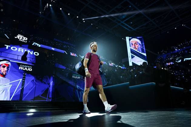 (241117) -- TURIN, Nov. 17, 2024 -- Casper Ruud enters the court before the men s singles semifinal between Jannik Sinner of Italy and Casper Ruud of Norway at the Nitto ATP, Tennis Herren Finals in Turin, Italy, Nov. 16, 2024. ) (SP)ITALY-TURIN-TENNIS-NITTO ATP FINALS-SEMIFINAL-SINNER VS RUUD LixJing 