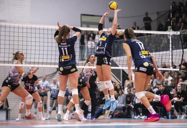 VOLLEYBALL WOMEN 1 BL SWE SUHL FOR EDITORIAL PURPOSES ONLY p 16 11 2024 Erfurt Volleyball 1 Bundesliga Season 2024 2025 Women 9 Matchday Riethsporthalle Schwarz Weiss Erfurt VfB Suhl LOTTO Thüringen in photo Lara Nagels 3 VfB Suhl LOTTO Thüringen , Laura Berger 11 VfB Suhl LOTTO Thüringen Germany Thueringen Erfurt Copyright SaschaxFromm Copyright: SaschaxFromm doc7y36cofluyae2i8wc81 ,EDITORIAL USE ONLY Copyright: SaschaxFromm