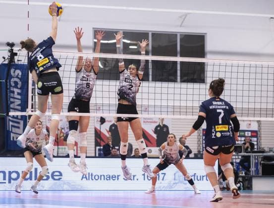 VOLLEYBALL WOMEN 1 BL SWE SUHL FOR EDITORIAL PURPOSES ONLY p 16 11 2024 Erfurt Volleyball 1 Bundesliga Season 2024 2025 Women 9 Matchday Riethsporthalle Schwarz Weiss Erfurt VfB Suhl LOTTO Thüringen in photo Jette Kuipers 8 VfB Suhl LOTTO Thüringen , Isabella Noble 5 Schwarz Weiss Erfurt , Elizabeth Sandbothe 2 Schwarz Weiß Erfurt Germany Thueringen Erfurt Copyright SaschaxFromm Copyright: SaschaxFromm doc7y36d0pd34k13lztm5a0 ,EDITORIAL USE ONLY Copyright: SaschaxFromm