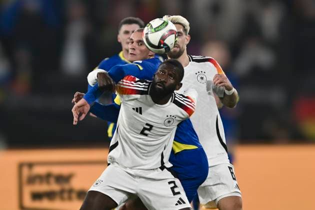 Kopfball Kopfballduell Antonio Rüdiger Ruediger (Deutschland 2) Luka Kulenovie (Bosnien-Herzegowina 9) Robert Andrich (Deutschland 8) 16.11.2024 Fussball UEFA Nations League Deutschland vs Bosnien-Herzegowina, Europa-Park Stadion, Freiburg, Baden-Württemberg Germany *** Header Header duel Antonio Rüdiger Ruediger Germany 2 Luka Kulenovie Bosnia Herzegovina 9 Robert Andrich Germany 8 16 11 2024 Soccer UEFA Nations League Germany vs Bosnia Herzegovina, Europa Park Stadion, Freiburg, Baden Württemberg Germany Copyright: xpepphotox xHorstxMauelshagenx pep00321, pep_20241116_hm_1447