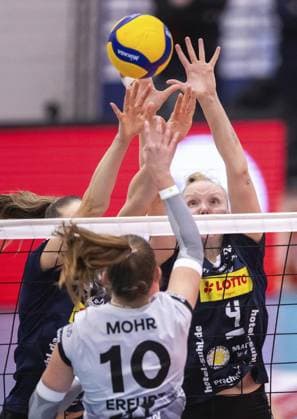VOLLEYBALL WOMEN 1 BL SWE SUHL FOR EDITORIAL PURPOSES ONLY p 16 11 2024 Erfurt Volleyball 1 Bundesliga Season 2024 2025 Women 9 Matchday Riethsporthalle Schwarz Weiss Erfurt VfB Suhl LOTTO Thüringen im Foto Pia Mohr 10 Schwarz Weiss Erfurt , Roosa Laakkonen 4 VfB Suhl LOTTO Thüringen Germany Thueringen Erfurt Copyright SaschaxFromm Copyright: SaschaxFromm doc7y36evio8jqs152h5w6 ,EDITORIAL USE ONLY Copyright: SaschaxFromm
