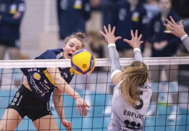 VOLLEYBALL WOMEN 1 BL SWE SUHL FOR EDITORIAL PURPOSES ONLY p 16 11 2024 Erfurt Volleyball 1 Bundesliga Season 2024 2025 Women 9 Matchday Riethsporthalle Schwarz Weiss Erfurt VfB Suhl LOTTO Thüringen in photo Jette Kuipers 8 VfB Suhl LOTTO Thüringen in duel with Kira Thomsen 6 Schwarz Weiß Erfurt Germany Thueringen Erfurt Copyright SaschaxFromm Copyright: SaschaxFromm doc7y36fsl560696aomdk5 ,EDITORIAL USE ONLY Copyright: SaschaxFromm
