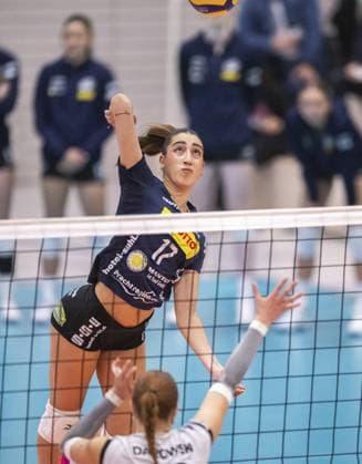 VOLLEYBALL WOMEN 1 BL SWE SUHL FOR EDITORIAL PURPOSES ONLY p 16 11 2024 Erfurt Volleyball 1 Bundesliga Season 2024 2025 Women 9 Matchday Riethsporthalle Schwarz Weiss Erfurt VfB Suhl LOTTO Thüringen in photo Julia de Paula Viana 17 VfB Suhl LOTTO Thüringen Germany Thueringen Erfurt Copyright SaschaxFromm Copyright: SaschaxFromm doc7y36gky4yluy82xg3r8 ,EDITORIAL USE ONLY Copyright: SaschaxFromm