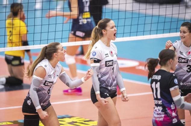 VOLLEYBALL WOMEN 1 BL SWE SUHL FOR EDITORIAL PURPOSES ONLY p 16 11 2024 Erfurt Volleyball 1 Bundesliga Season 2024 2025 Women 9 Matchday Riethsporthalle Schwarz Weiss Erfurt VfB Suhl LOTTO Thüringen im Foto Alina Zellin 1 Schwarz Weiss Erfurt jubelt Deutschland Thueringen Erfurt Copyright SaschaxFromm Copyright: SaschaxFromm doc7y36gr7iwapq1n3xc81 ,EDITORIAL USE ONLY Copyright: SaschaxFromm