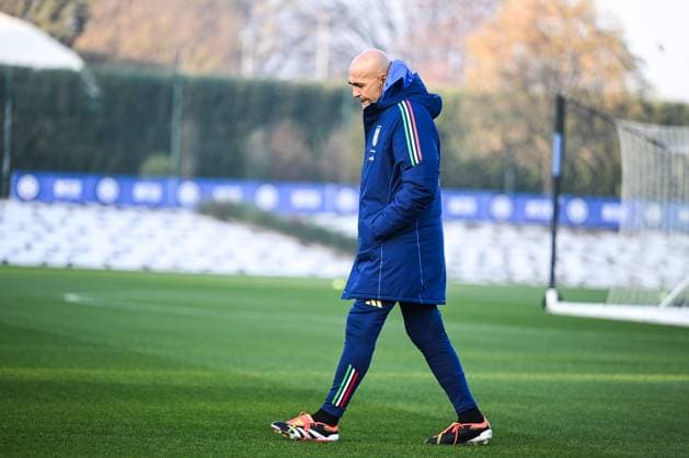 Italy Training Session & press conference, PK, Pressekonferenz Head coach of Italy, Luciano Spalletti, attends an Italy training session at BPER Training Centre in Appiano Gentile on November 16, 2024, in Como, Italy Appiano Gentile, Como Italy  Copyright: xTizianoxBallabiox originalFilename:ballabio-italytra241116_npH7d.jpg