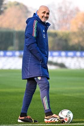 Italy Training Session & press conference, PK, Pressekonferenz Head coach of Italy, Luciano Spalletti, reacts during an Italy training session at BPER Training Centre in Appiano Gentile on November 16, 2024, in Como, Italy. Appiano Gentile, Como Italy  Copyright: xTizianoxBallabiox originalFilename:ballabio-italytra241116_npZVK.jpg