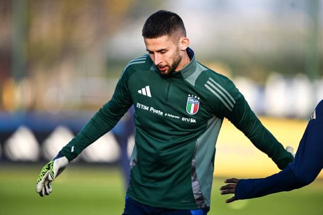 Italy Training Session & press conference, PK, Pressekonferenz Guglielmo Vicario of Italy participates in an Italy training session at BPER Training Centre in Appiano Gentile, Como, Italy, on November 16, 2024. Appiano Gentile, Como Italy  Copyright: xTizianoxBallabiox originalFilename:ballabio-italytra241116_npDTj.jpg