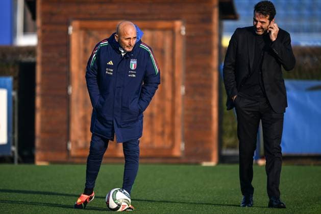 Italy Training Session & press conference, PK, Pressekonferenz Head coach of Italy, Luciano Spalletti, and Gianluigi Buffon participate in an Italy training session at BPER Training Centre in Appiano Gentile, Como, Italy, on November 16, 2024. Appiano Gentile, Como Italy  Copyright: xTizianoxBallabiox originalFilename:ballabio-italytra241116_npkiM.jpg