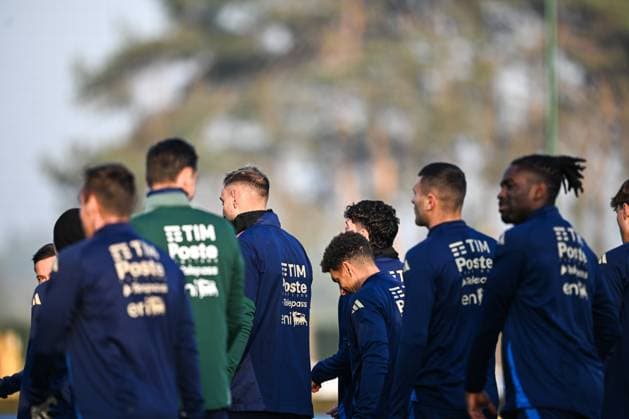 Italy Training Session & press conference, PK, Pressekonferenz The team of Italy is in action during an Italy training session at BPER Training Centre in Appiano Gentile, Como, Italy, on November 16, 2024. Appiano Gentile, Como Italy  Copyright: xTizianoxBallabiox originalFilename:ballabio-italytra241116_npdkI.jpg