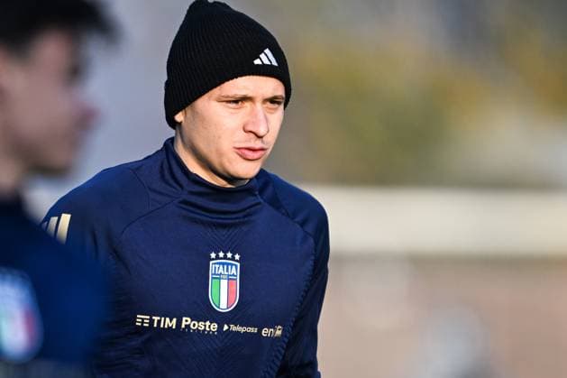 Italy Training Session & press conference, PK, Pressekonferenz Nicolo Barella of Italy participates in an Italy training session at BPER Training Centre in Appiano Gentile, Como, Italy, on November 16, 2024. Appiano Gentile, Como Italy  Copyright: xTizianoxBallabiox originalFilename:ballabio-italytra241116_npkgb.jpg