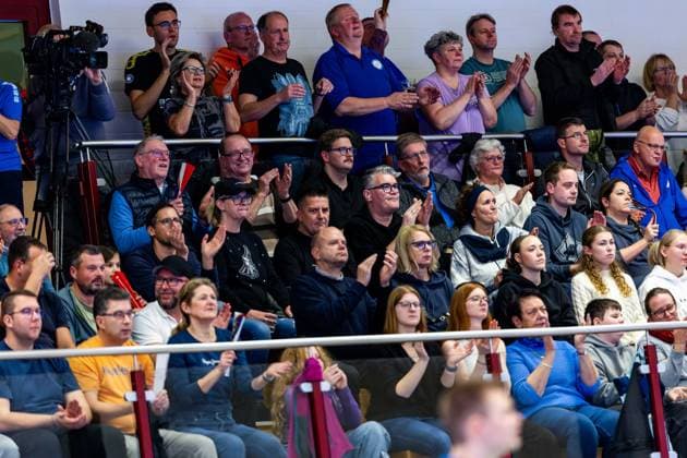 16 11 2024, GER, Volleyball, 2 BL Maenner Sued, Saison 2024 2025, 3 Spieltag, Blue Volleys Gotha SV Schwaig Volleyball 1967 Fans Spectators 99867 Gotha Sporthalle Sportanlage Ernesti Thüringen Germany