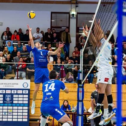16 11 2024, GER, Volleyball, 2 BL Maenner Sued, Saison 2024 2025, 3 Spieltag, Blue Volleys Gotha SV Schwaig Volleyball 1967 Christoph Assmann Blue Volleys Gotha 99867 Gotha Sporthalle Sportanlage Ernesti Thüringen Germany