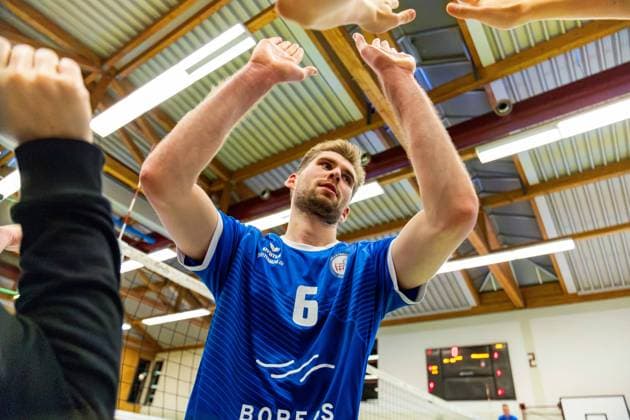 16 11 2024, GER, Volleyball, 2 BL Maenner Sued, Saison 2024 2025, 3 Spieltag, Blue Volleys Gotha SV Schwaig Volleyball 1967 Erik Niederluecke Blue Volleys Gotha 99867 Gotha Sporthalle Sportanlage Ernesti Thüringen Germany