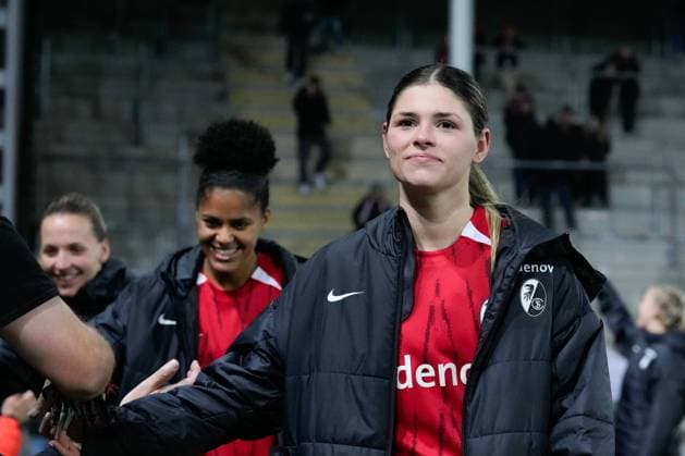 Eileen Campbell SC Freiburg, Women 10 Soccer, Google Pixel Women Bundesliga, 10 Matchday, 2024 2025, SC Freiburg Women vs SGS Essen, 15 11 2024, Dreisamstadion, Freiburg, Freiburg Dreisamstadion Baden Württemberg Germany Copyright: xFinleyxMörchx