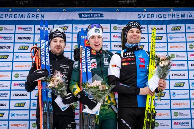 241117 Jesper Nelin, Sebastian Samuelsson of Sweden and Rene Zahkna of Estonia celebrate at the podium after the men s 10km sprint during the Swedish Premiere in biathlon on November 17, 2024 in Idre Photo Maxim ThorÃ BILDBYRAN code MT MT0696 biathlon biathlon sverigepremiären sverigepremiär swedish premiere sverige bbeng jubel  Copyright: MAXIMxTHORE BB241117MT031