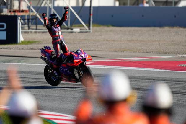 Bilder des Jahres 2024, Sport 11 November Sport Themen der Woche KW46 Sport Bilder des Tages MotoGP of Barcelona - Race Jorge Martin (89) of Spain and Prima Pramac Racing Ducati celebrates the victory as World Champions of MotoGP after the race of the Motul Solidarity Grand Prix of Barcelona at Circuit de Barcelona-Catalunya on November 17, 2024 in Barcelona, Spain. Barcelona Spain  Copyright: xJosexBretonx originalFilename:bretonhernandez-motogpof241117_npCU2.jpg