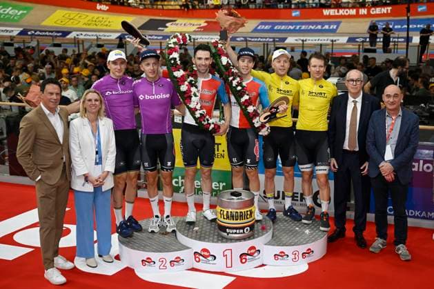 Lotto Six Days Flanders Ghent 2024 - day 6 GENT, BELGIUM - NOVEMBER 17 : De Vylder Lindsay BEL of Baloise and Ghys Robbe BEL of Baloise, Thomas Benjamin FRA of Belgaclima - DS Plastics and Van den Bossche Fabio BEL of Belgaclima - DS Plastics, Hesters Jules BEL of Vlaanderen and Gate Aaron NZL of Sport Vlaanderen pictured during the podium ceremony after the 6th and final day of the 83th edition of the Six Days of Flanders-Ghent. The Six Days of Ghent ( Zesdaagse van Gent in Dutch) is a cycling event on the Kuipke cycling track in the Citadel Park in Ghent. On November 12, 2024 in Gent, Belgium, 12 11 2024 Gent Belgium  Copyright: xNicoxVereeckenx