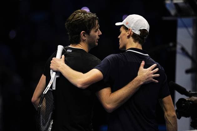 Italy s Jannik Sinner salute Fritz after winning the singles final tennis match of the ATP, Tennis Herren World Tour Finals against United States Taylor Fritz at the Inalpi Arena in Turin, Italy - - Sunday, November 17, 2024.  Copyright: xMarcoxAlpozzi LaPressex