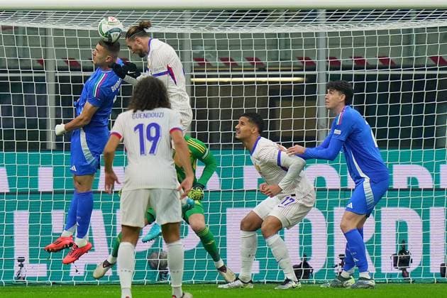 France s Adrien Rabiot scores 0-1 during the Uefa Nations League soccer match between Italy and France at the San Siro Stadium in Milan, north Italy - Sunday , November 17 , 2024. - Soccer .  Copyright: xSpada LaPressex