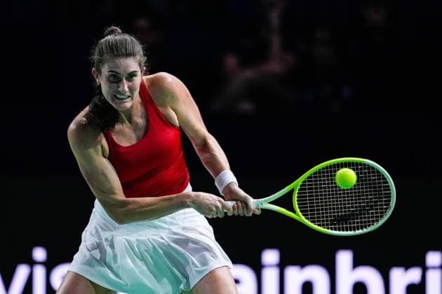 November 17, 2024, Malaga, Malaga, SPAIN: Rebecca Marino of Canada in action against Emma Raducanu of Great Britain during tennis match between Canada and Great Britain during The Billie Jean King Cup at Martin Carpena Pavilion stadium on November 17, 2024, in Malaga, Spain Malaga SPAIN - ZUMAa181 20241117_zaa_a181_348 Copyright: xJoaquinxCorcherox