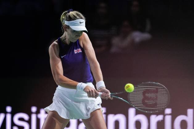 November 17, 2024, Malaga, Malaga, SPAIN: Katie Boulter of Great Britain in action against Leylah Fernandez of Canada during tennis match between Canada and Great Britain during The Billie Jean King Cup at Martin Carpena Pavilion stadium on November 17, 2024, in Malaga, Spain Malaga SPAIN - ZUMAa181 20241117_zaa_a181_389 Copyright: xJoaquinxCorcherox