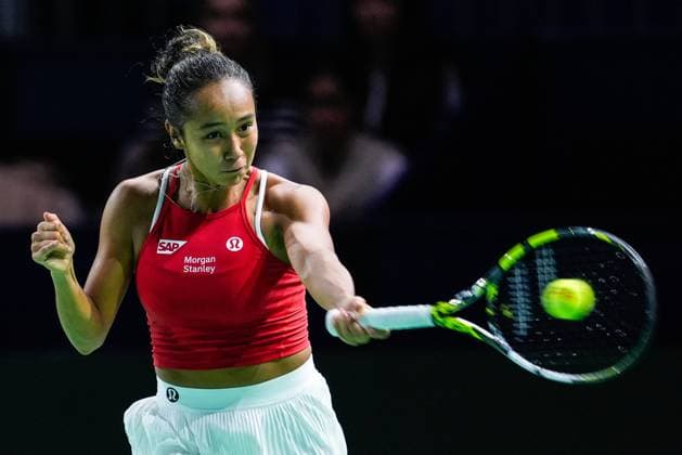 November 17, 2024, Malaga, Malaga, SPAIN: Leylah Fernandez of Canada in action against Katie Boulter of Great Britain during tennis match between Canada and Great Britain during The Billie Jean King Cup at Martin Carpena Pavilion stadium on November 17, 2024, in Malaga, Spain Malaga SPAIN - ZUMAa181 20241117_zaa_a181_390 Copyright: xJoaquinxCorcherox