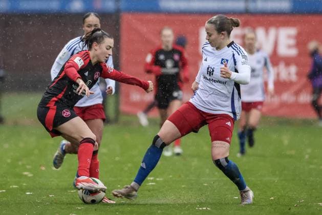 from left Rebekka Salfelder 1 FC Nürnberg, 15 and Dana Marquardt Hamburger SV, 18 in a duel, dynamic, action, action, game scene, THE DFB REGULATIONS PROHIBIT ANY USE OF PHOTOGRAPHS AS IMAGE SEQUENCES AND OR QUASI VIDEO , 17 11 2024, Hamburg Germany , Football, 2 Womens Bundesliga, Hamburger SV 1 FC Nürnberg xobx