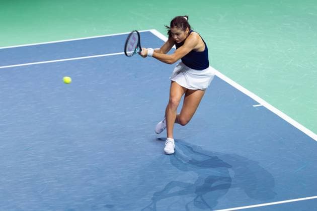 November 17, 2024, Malaga, Malaga, Spain: EMMA RADUCANU of Great Britain in action against REBECCA MARINO of Canada during tennis match between Canada and Great Britain during the Billie Jean King Cup 2024. Malaga Spain - ZUMAg271 20241117_znp_g271_007 Copyright: xNataliaxGarciax