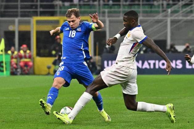 CALCIO - UEFA Nations League - Italy vs France Nicolo Barella (ITA) and William Saliba (FRA) in action during the UEFA Nations League Matchday 6 match between Italy and FRance at the San Siro Stadium on November 17, 2024 in Milan, Italy. Milan Italy  Copyright: xIPAxSport ABACAx