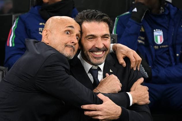 CALCIO - UEFA Nations League - Italy vs France luciano spalletti and gianluigi buffon (italy) during Italy vs France, Football UEFA Nations Leage match in Milan, Italy, November 17 2024 Milan Italy  Copyright: xIPAxSport ABACAx