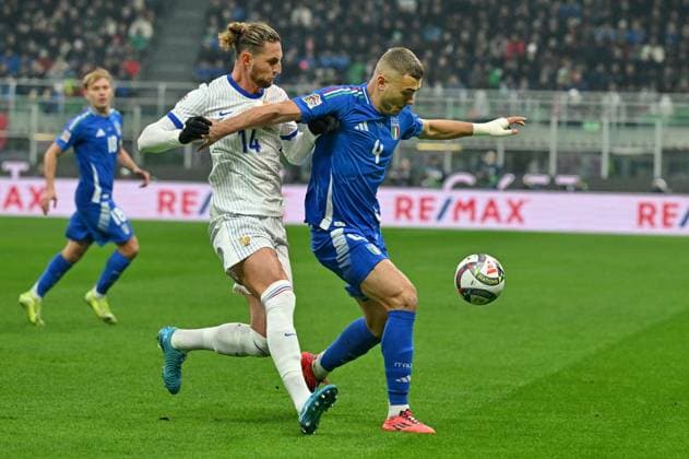 Nations League - Italy v France alessandro buongiorno (italy) and adrien rabiot (franceI during Italy vs France, Football UEFA Nations Leage match in Milan, Italy, November 17 2024 Photo by IPA ABACAPRESS.COM Milan Italy  Copyright: xIPA ABACAx