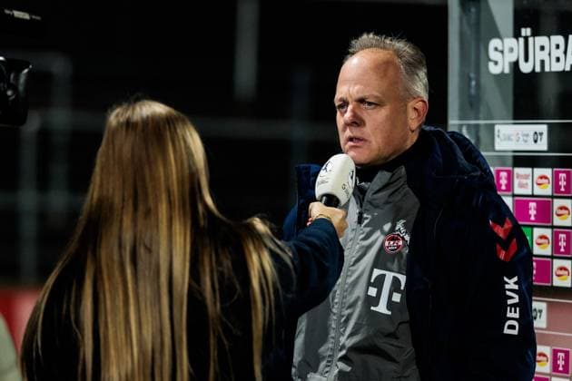 Google Pixel Womens Bundesliga, 1 FC Köln SV Werder Bremen 18 11 2024 Daniel Weber Coach 1 FC Köln in an interview Google Pixel Womens Bundesliga, 1 FC Köln SV Werder Bremen, Cologne, Franz Kremer Stadium on 18 11 2024 Copyright: xBEAUTIFULxSPORTS Wunderlx