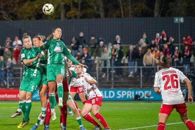 18 11 2024, Soccer Google Pixel Womens Bundesliga, Season 2024 2025, Matchday 10, 1 FC Koeln SV Werder Bremen at Franz Kremer Stadium in Cologne Michelle Ulbrich SV Werder Bremen, 05 climbs high and scores the goal to 1 0 with her head in the confusion Important note According to the regulations of the DFL German Football League or the DFB German Football Association, it is prohibited, to utilize or have utilized photographs taken in the stadium and or of the match in the form of sequential images and or video-like photo series Foto Kirchner Media TH Copyright: xKirchner-Media THx