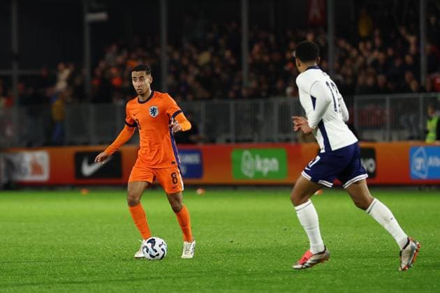 ALMERE , 18-11-2024 , Yanmar stadium , season 2024 2025 , UEFA European U21, U 21 Football 2025 Friendly match. Netherlands U21 player Ezechiel Banzuzi during the match Netherlands U21 - England U21 Netherlands U21 - England U21  x26776423x Copyright: