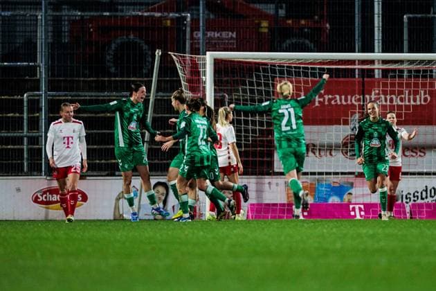 Google Pixel Womens Bundesliga, 1 FC Köln SV Werder Bremen 18 11 2024 Cheers for 0 2 by Lara Schmidt SV Werder Bremen, 24 Google Pixel Womens Bundesliga, 1 FC Köln SV Werder Bremen, Cologne, Franz Kremer Stadium on 18 11 2024 Copyright: xBEAUTIFULxSPORTS Wunderlx