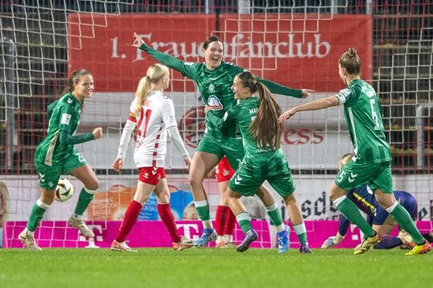 18 11 2024, Soccer Google Pixel Womens Bundesliga, Season 2024 2025, Matchday 10, 1 FC Koeln SV Werder Bremen at Franz Kremer Stadium in Cologne Lara Schmidt SV Werder Bremen, 24 celebrates her goal for 2 0 Tuana Mahmoud SV Werder Bremen, 10 Important note In accordance with the regulations of the DFL German Football League and the DFB German Football Association, it is prohibited to utilize or have utilized photographs taken in the stadium or of the match in the form of sequential images or video-like photo series Foto Kirchner Media TH Copyright: xKirchner-Media THx