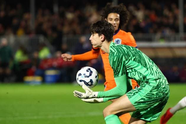 ALMERE , 18-11-2024 , Yanmar stadium , season 2024 2025 , UEFA European U21, U 21 Football 2025 Friendly match. England U21 goalkeeper James Beadle during the match Netherlands U21 - England U21 Netherlands U21 - England U21  x26776467x Copyright: