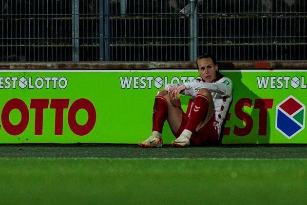 Google Pixel Womens Bundesliga, 1 FC Köln SV Werder Bremen 18 11 2024 Dora Zeller 1 FC Köln, 19 frustrated, dejected after the defeat Google Pixel Womens Bundesliga, 1 FC Köln SV Werder Bremen, Köln, Franz Kremer Stadion on 18 11 2024 Copyright: xBEAUTIFULxSPORTS Wunderlx