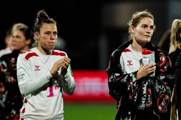 Google Pixel Womens Bundesliga, 1 FC Köln SV Werder Bremen 18 11 2024 Nicole Billa 1 FC Köln, 17 , Taylor Ziemer 1 FC Köln, 18 frustrated, dejected in front of the curve Google Pixel Womens Bundesliga, 1 FC Köln SV Werder Bremen, Köln, Franz Kremer Stadion on 18 11 2024 Copyright: xBEAUTIFULxSPORTS Wunderlx