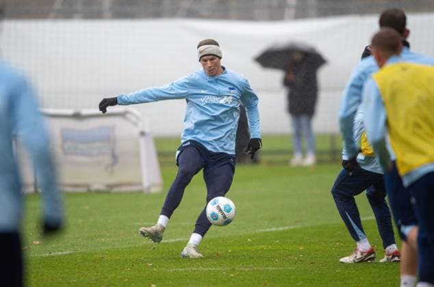 Soccer, Men, Season 2024 25, 2 Bundesliga, Hertha BSC, Training, Luca Schuler Hertha BSC , 19 11 2024, Copyright: xSebastianxRäppold MatthiasxKochx