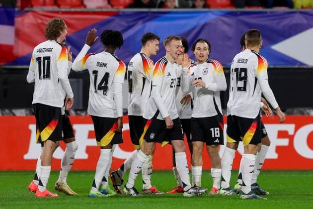 France, Valenciennes, 19 11 2024, Stade du Hainaut, France U21 v Germany U21 International Friendly, Maximilian Beier Germany celebrates his goal with teammates Valenciennes Stade du Hainaut France eu-images-700